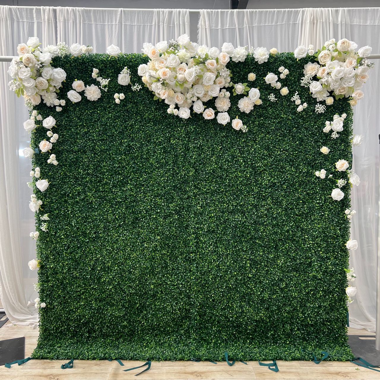 8x8 Hedge Wall w/ White Flowers FREE SHIPPING
